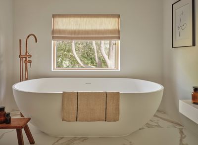 Liftgardiner, SG 2355, Colorama 2 Multicolour, Cedars, Ipswich, Suffolk, United Kingdom